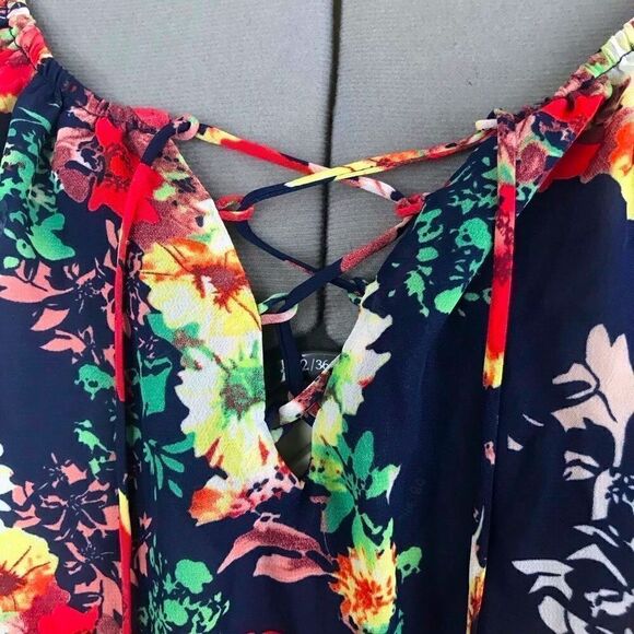 CB Established 1962 Navy Floral Semi Sheer blouse - Picture 6 of 10